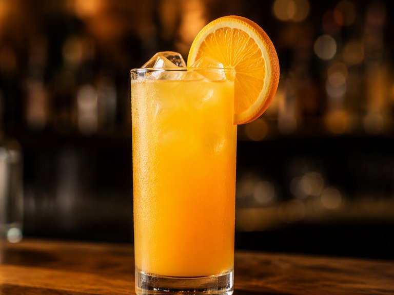 Pisco con naranja — trago chileno